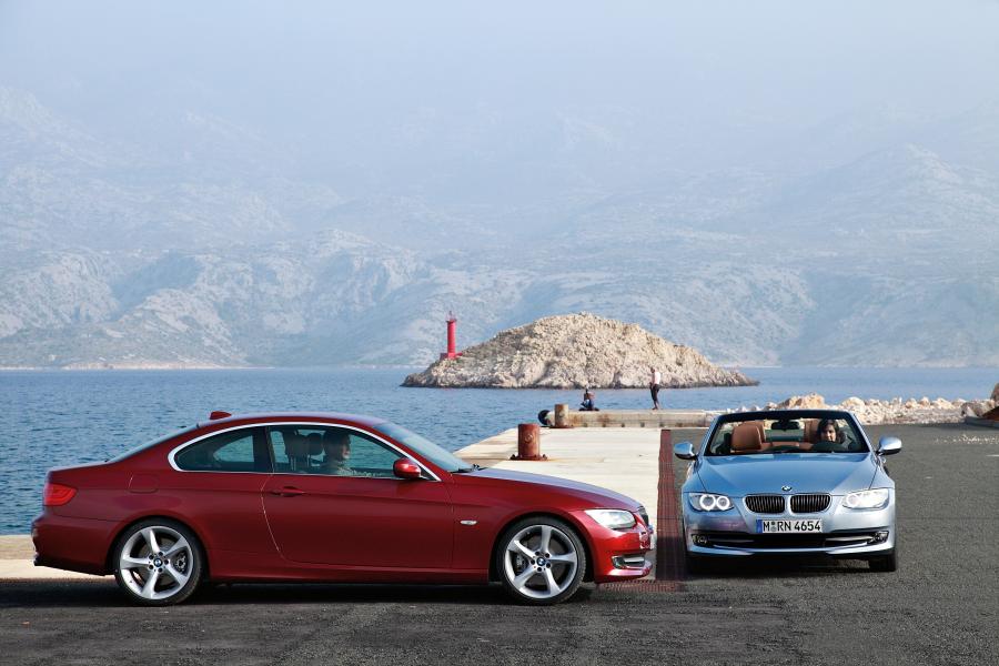  BMW 3-Series Convertible 2010 года  (фото 9 из 27)